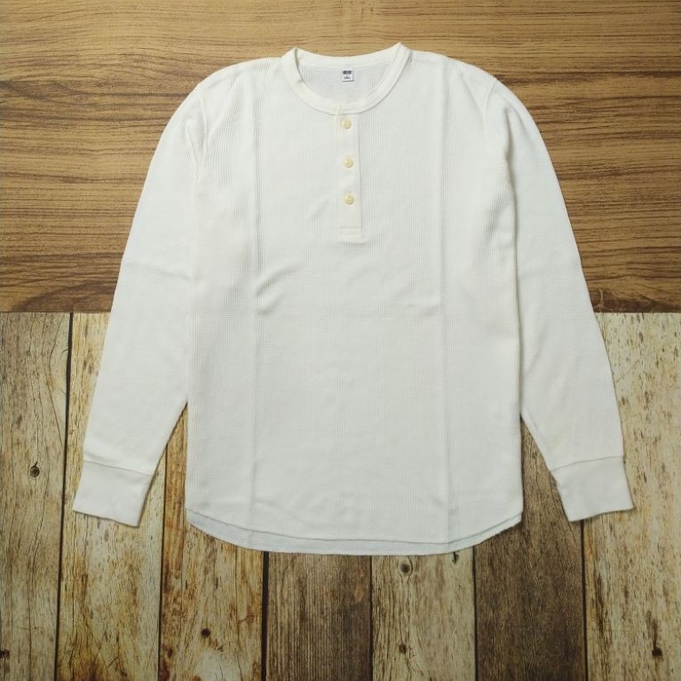 Uniqlo Waffle Henley Neck Long Sleeve Shirt