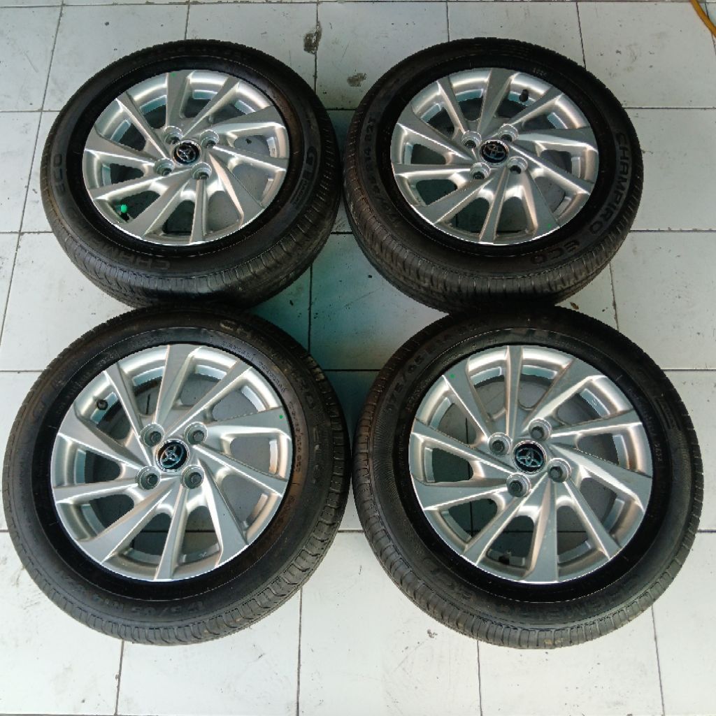 VELG MOBIL BEKAS COPOTAN NEW AGYA R14 LEBAR 5 LUBANG 4 BAN 175 65 R14