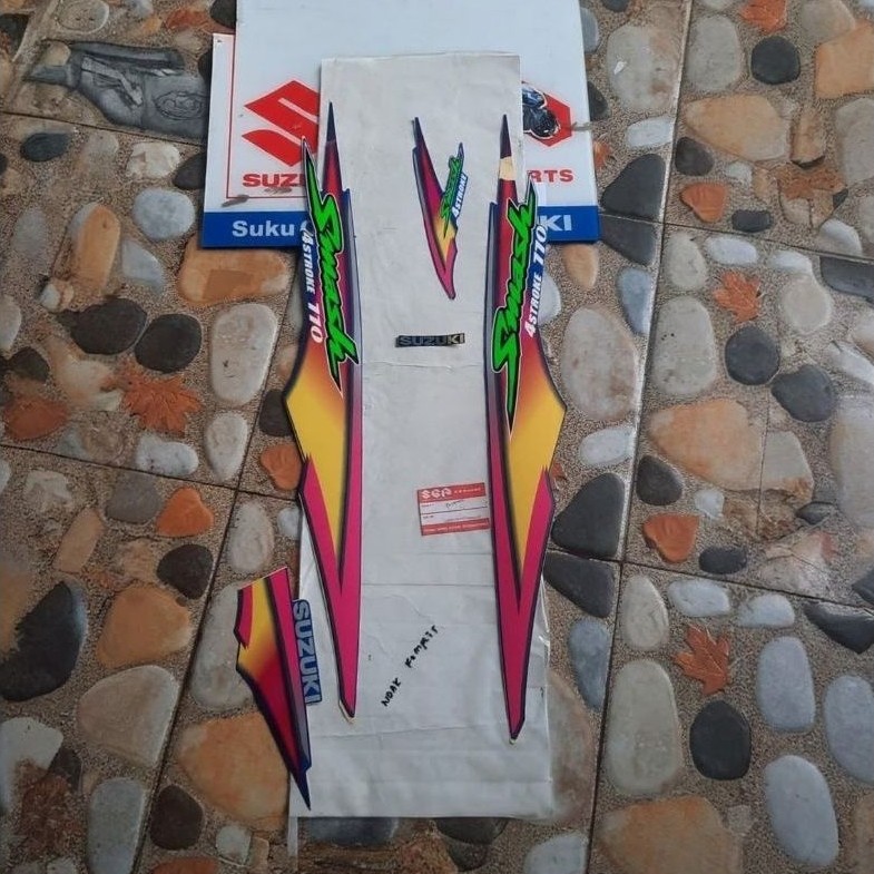 Striping Suzuki Smash Lama Tromol th 2003 warna biru ndak komplit sesuai foto asli Suzuki SGP