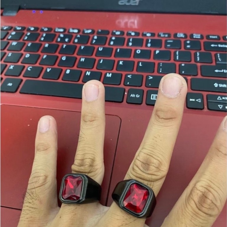 Cincin Pria Permata Fashion Titanium Hitam Merah