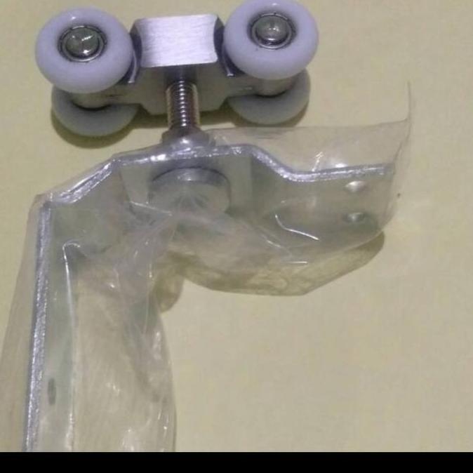 Roda atas pintu Lipat