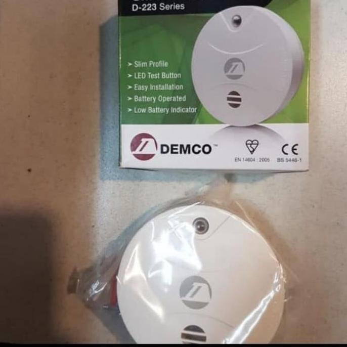 NEW Smoke detector demco + battery