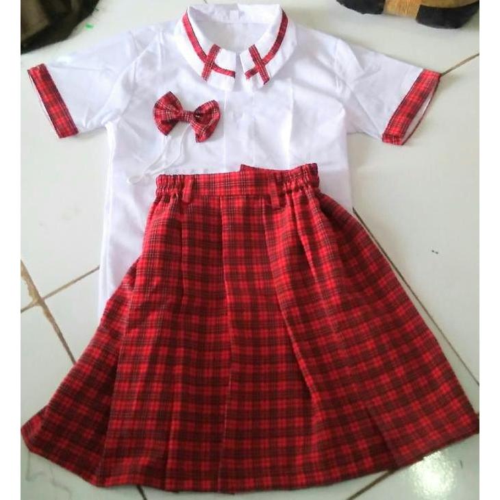 Seragam TK kotak merah