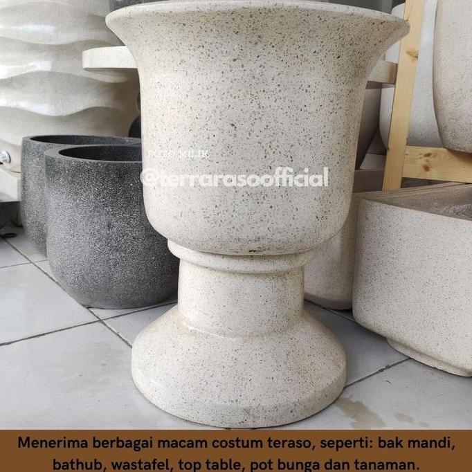 Terlaris Pot Bunga/ Pot Tanaman/ Pot Teraso / Pot Jumbo / Pot Tropi
