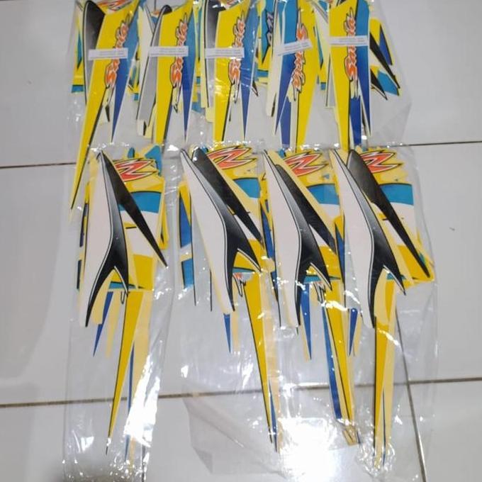 Striping satria hiu kuning putih