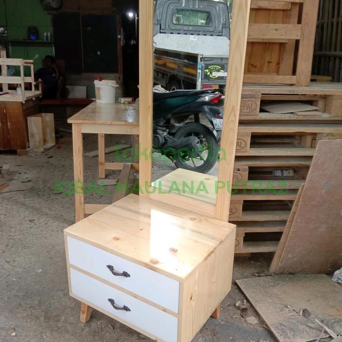meja rias minimalis/meja rias kayu jati belanda..2laci cat putih duco