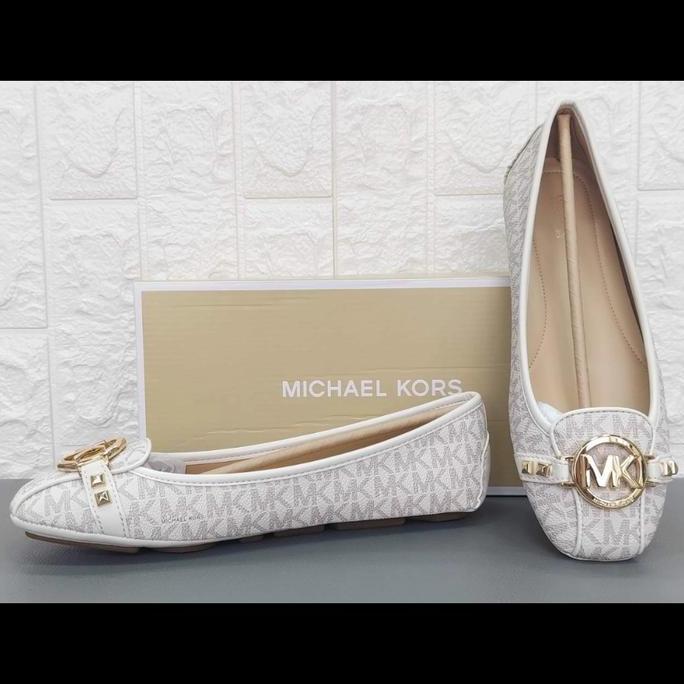 sepatu mk fulton sign vanilla