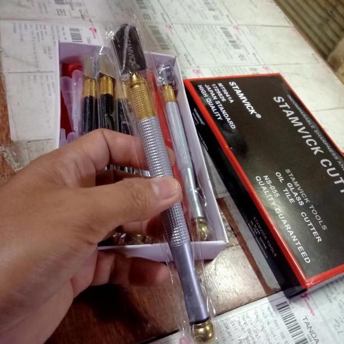 pisau potong kaca Japan terbaik di kelasnya