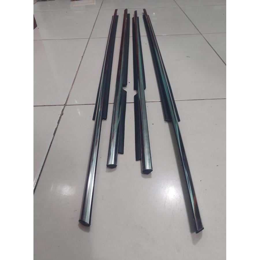 Weather Strip / Karet Pelipit Kaca /List Pelipit Kaca Pintu Samping Terios