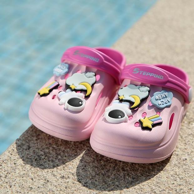 (HMOM2) SANDAL KODOK ANAK DENGAN JIBBITZ SENDAL BAIM BAE CLOG SLOP ANTI SLIP KESUKAAN BUNDA MAMA MOM