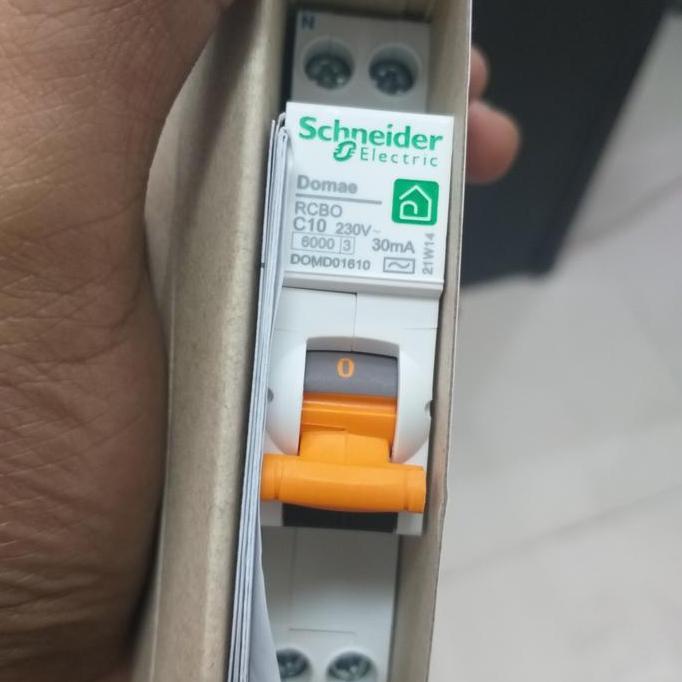Promo Schneider Electric Domae New RCBO Slim - 1P + N 30mA 10A - DOM12521 COD