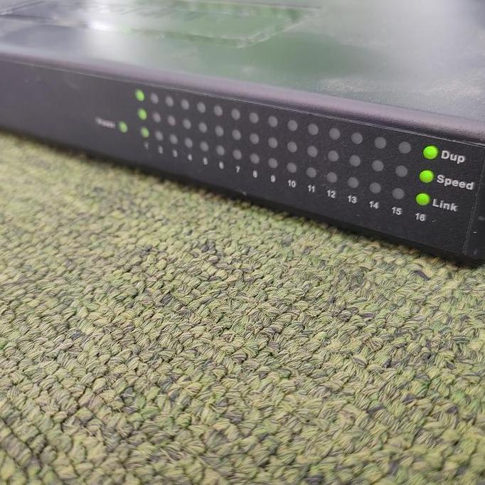 SWITCH HUB 10/100 16 PORT PROLINK