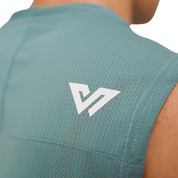 New- WHITTAKER Luxe Deep Cut #2108 / Deep Cut / Tank Top / Kaos Singlet