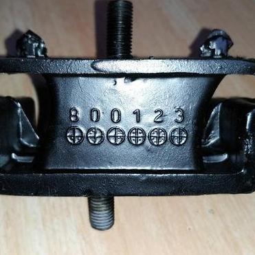 Engine mounting / pangkon mesin Mazda E2000 BARU