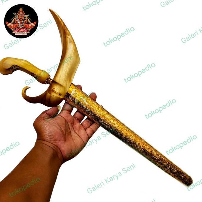 Satu Set Keris Warangka Kayu Cendana Jawa