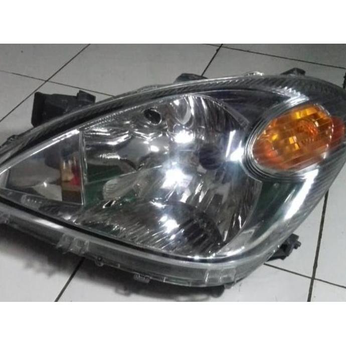 LAMPU DEPAN AVANZA TOYOTA 2009-2010-2011 HEADLAMP FORSALE