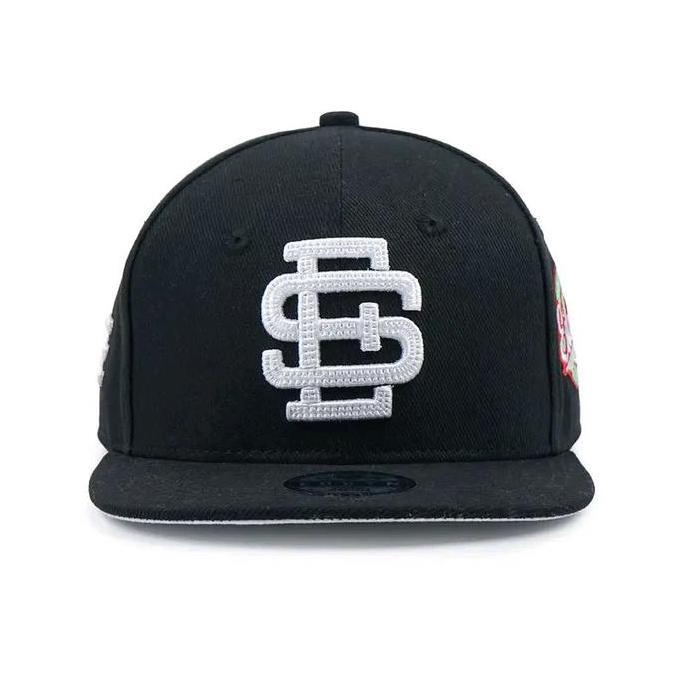 Eddostyn Topi Snapback Premium Model Bill Up Fitted Caps HAIRY BLACK dengan Logo Putih & Patch Hijau