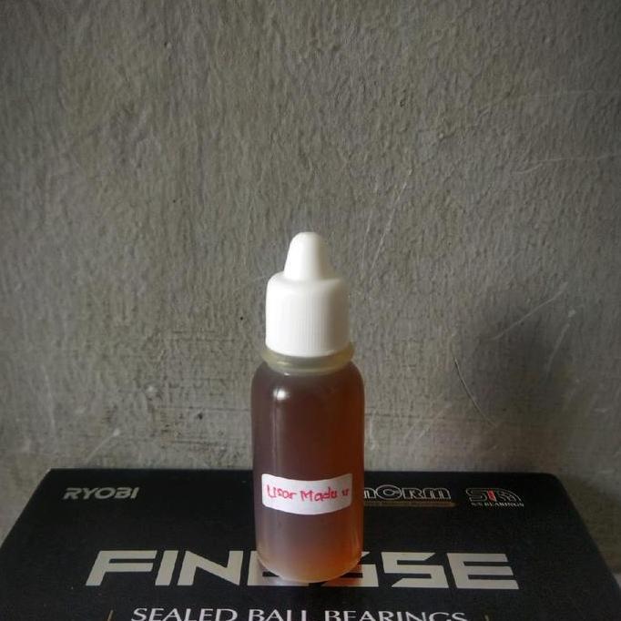 Essen Biang Usar Madu Original Oil Murni 15Mili Ikan Mancing