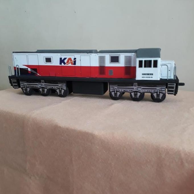 Miniatur Kereta Api Kayu - Lokomotif Cc201 Kode 1104