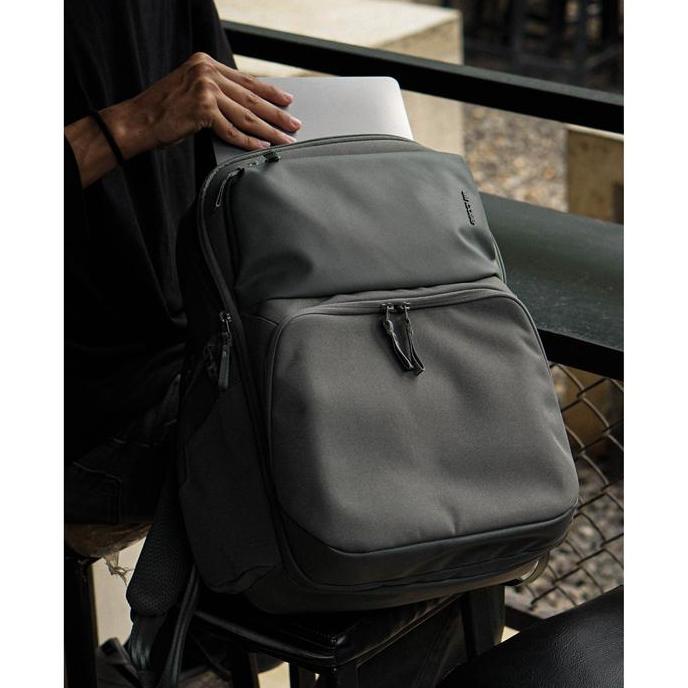 Incase Backpack A.R.C Series | Buy 1 Get 1 Pouch Organizer