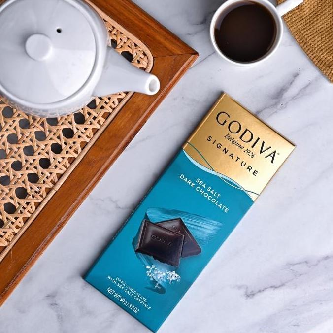 Good- GODIVA Signature Chocolate Tablet