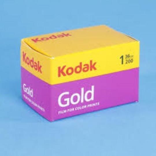 CUCI GUDANG Roll Film KODAK GOLD 35mm iso 200 Fresh isi 3 roll film ORI