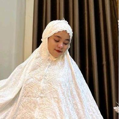 (MUKENA SUTRA PAYET KD PREMIUM) MUKENA DEWASA SUTRA PARIS ORI RENDA PAYET KD MUKENA SUTRA ADEM MEWAH