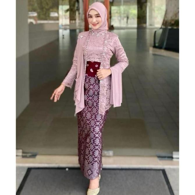 Newrelig- Kebaya Laksmi Kutubaru Satu Set Setelan Atasan Rok Songket Angking Batik Dan Selendang Que