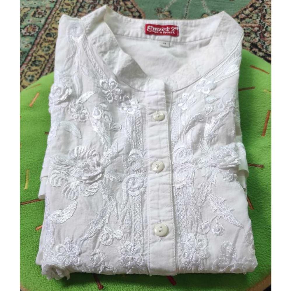 Sale Baju Bekas/Baju Muslim Wanita/Blouse Atasan Warna Putih Size M Ld