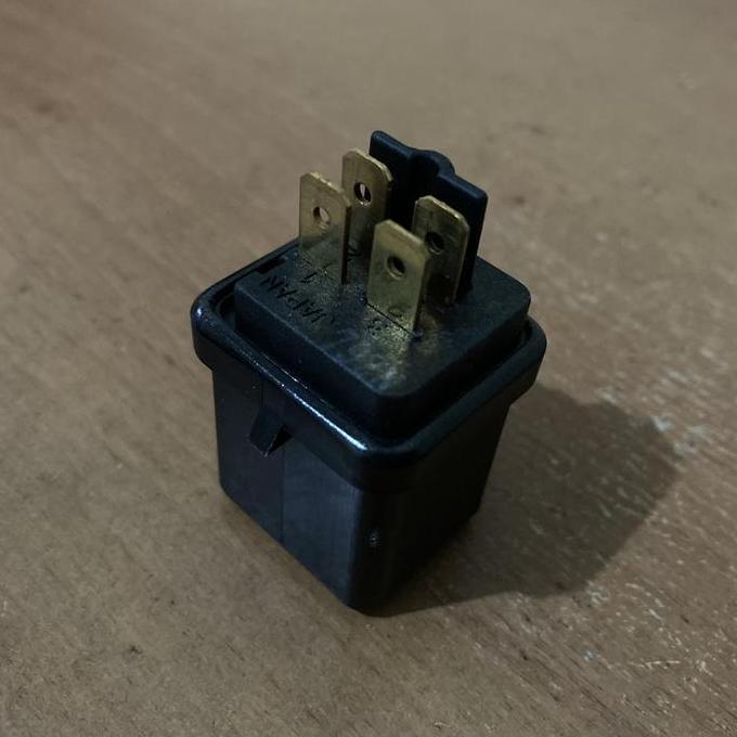 Miliki Relay Lampu Depan 12V 25A 4 Kaki Toyota Corolla Corona Ke70 Dx Rt132 Tt132 Gl Se Ex Saloon Tw
