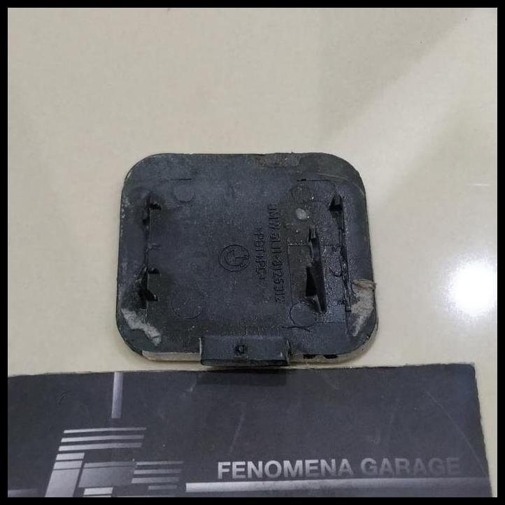 DISKON ORIGINAL BMW E38 COVER LUBANG TOWING BEMPER DEPAN 8125312