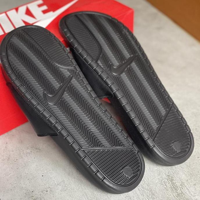 NIKE BENASSI SENDAL SANDAL SIZE 47 UKURAN BESAR BRAKSASA JUMBO ORI