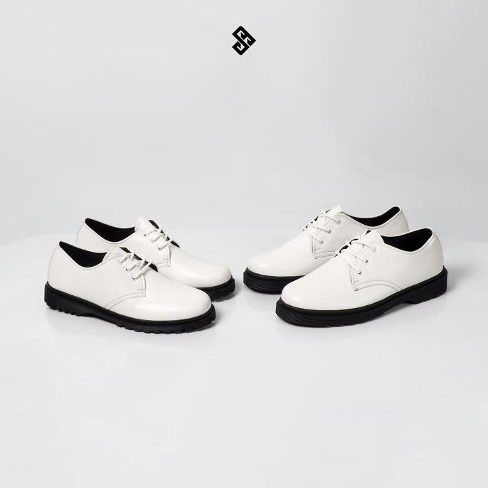 Sepatu Formal shoes sepatu pria SB KOBE WHITE BLACK Hitam Karet