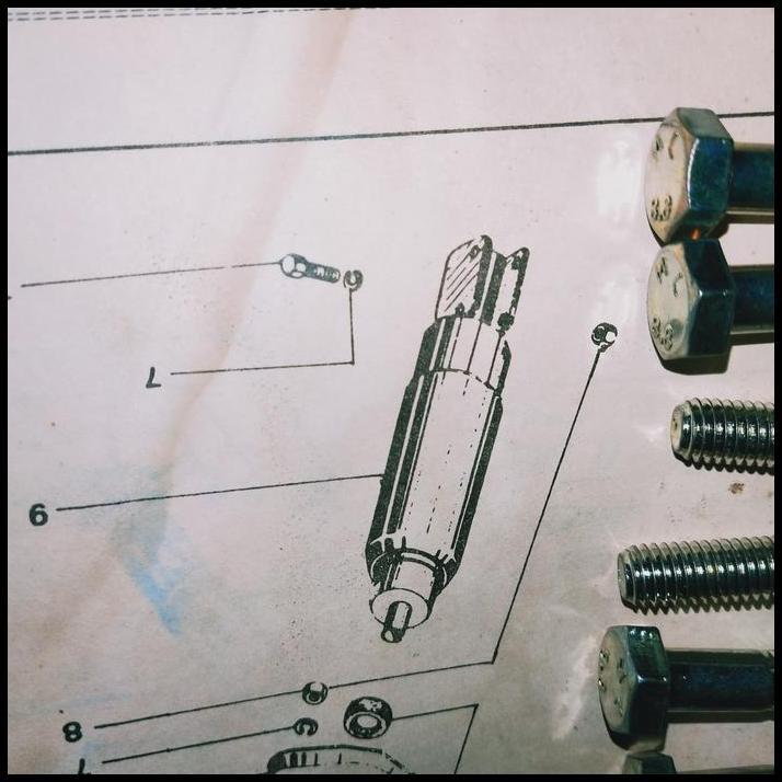 TERLARIS BAUT SHOCK DEPAN VESPA PX EXCEL PXE CORSA ORIGINAL NOS