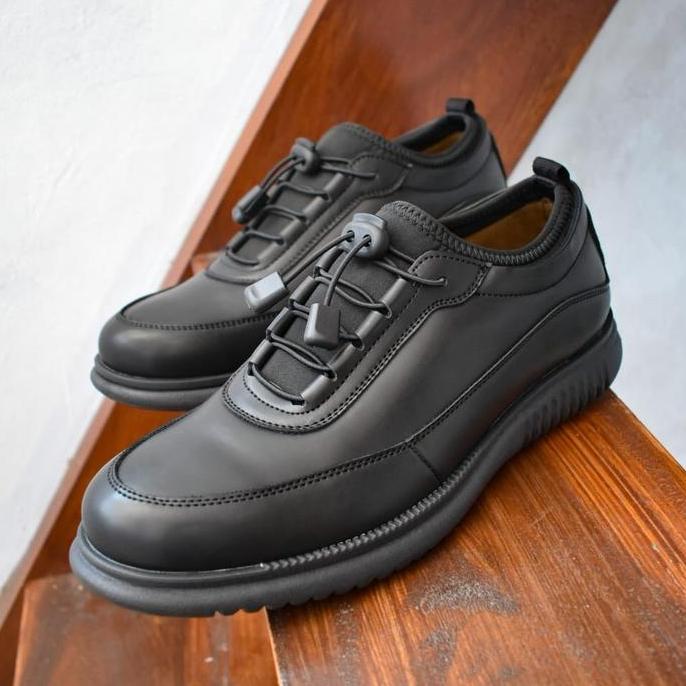 SEPATU SNEAKER PRIA VOLVE WAVE BLACK | RAJIN x VOLVE PROJECT