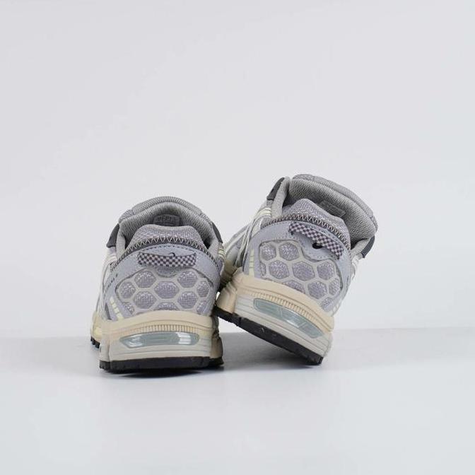 ASIC5 GEL KAHANA 8 GREY BNIB