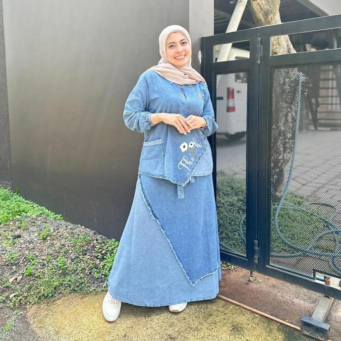 Caroline One Set Jeans Fashion Muslim Wanita Kekinian