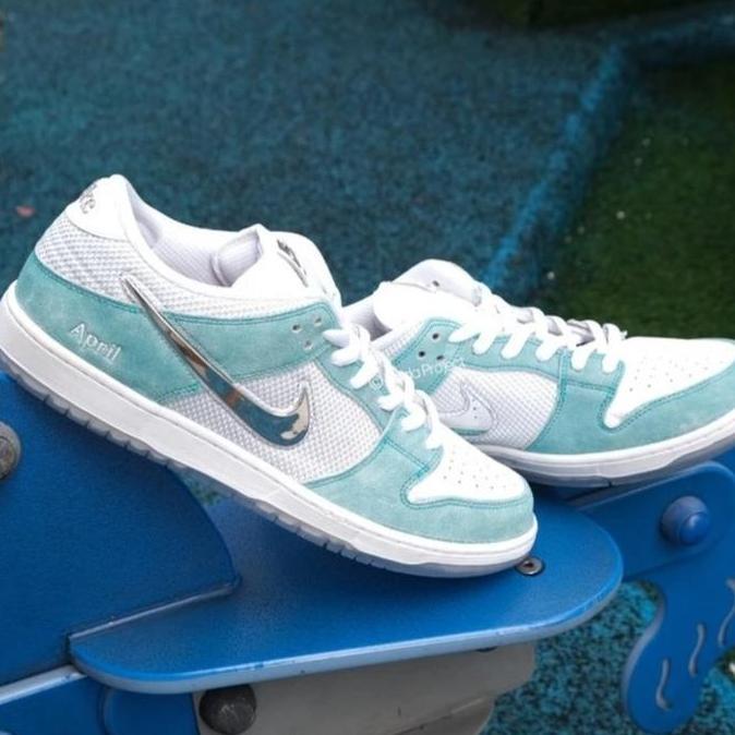 nike Sb Dunk low pro QS april skateboards 100% orinal