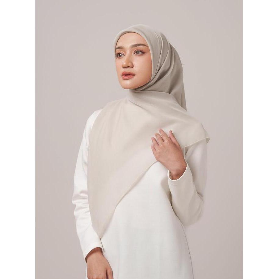Newrilis- Napocut Hijab - New Series Plain Paris Napocut  ( Jilbab Segi Empat ) Kerudung Square Musl