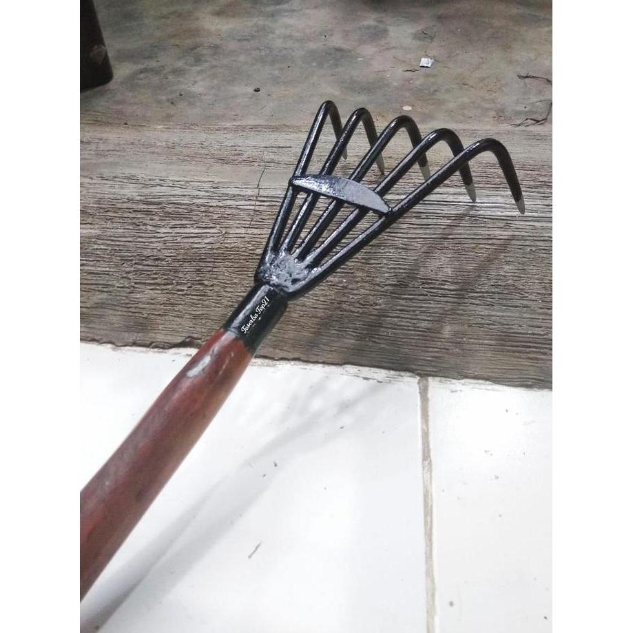 garukan sampah / garukan besi super kokoh / alat berkebun garukan besi