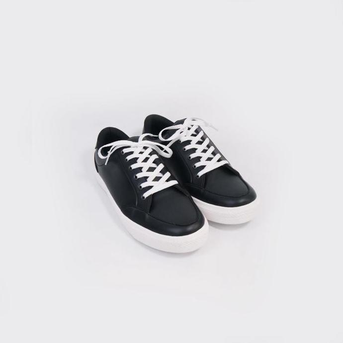 Grosir Sepatu Pria Hitam Sneakers Cowok Celtron Black Series - Natara