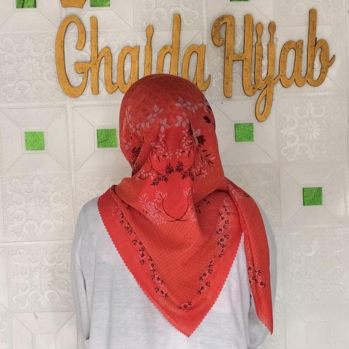 Thebest- Krudung Jilbab Segi Empat Hijab Motif Warna Orange Voal Premium