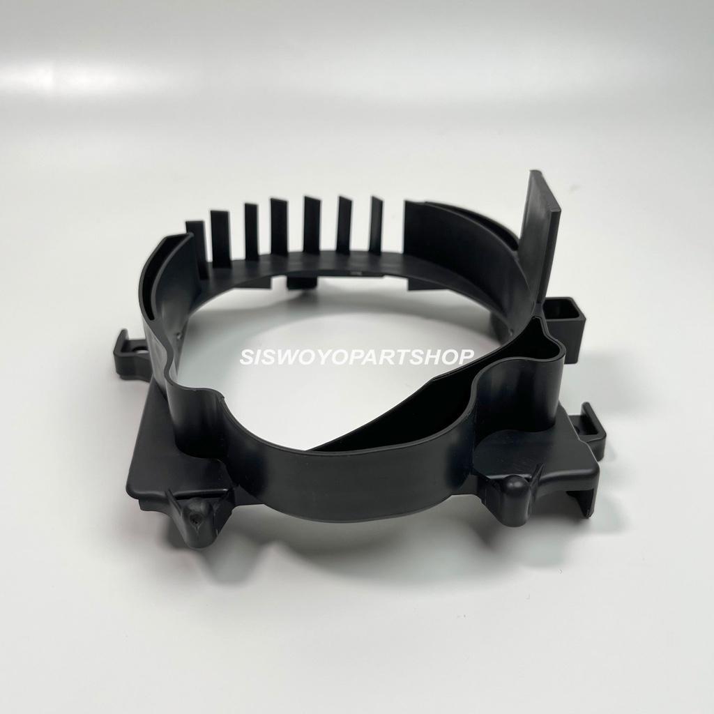 COVER RADIATOR DALAM - DUDUKAN RADIATOR VARIO 125 . VARIO 150 LED