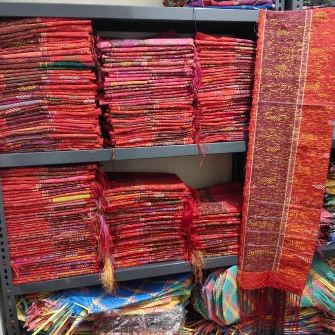 Terpopuler- Ulos Sadum Menari Batak Toba - Ulos Sadum - Ulos Holong