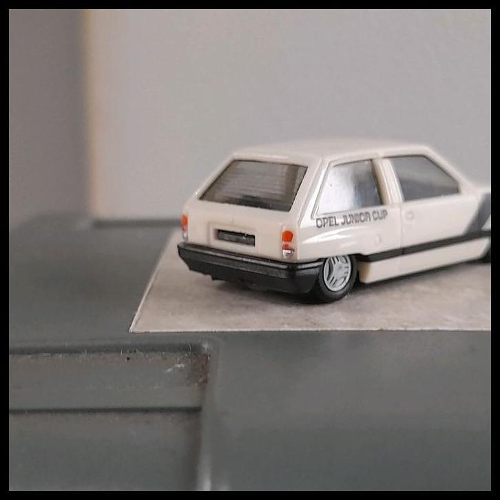 HOT DEAL HERPA SKALA 1:87 - OPEL CORSA PUTIH MODEL CELUP (HP109) 