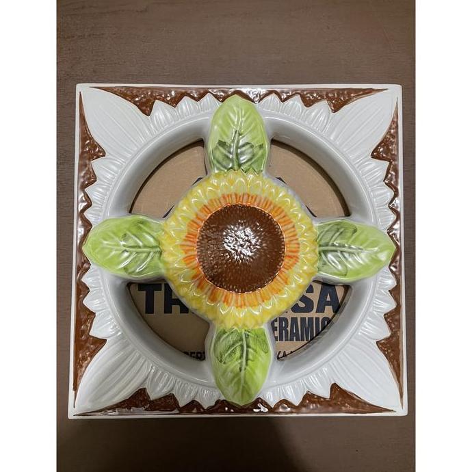 Roster / Loster Keramik Trisensa / Lubang Angin 30x30 cm Motif Bunga