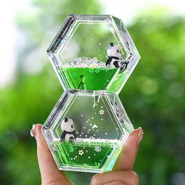 Jam Pairs Cair Panda Decorasi Meja Pajangan Lucu Oil Hourglass Mainan Anti Stres Pasti Diskon