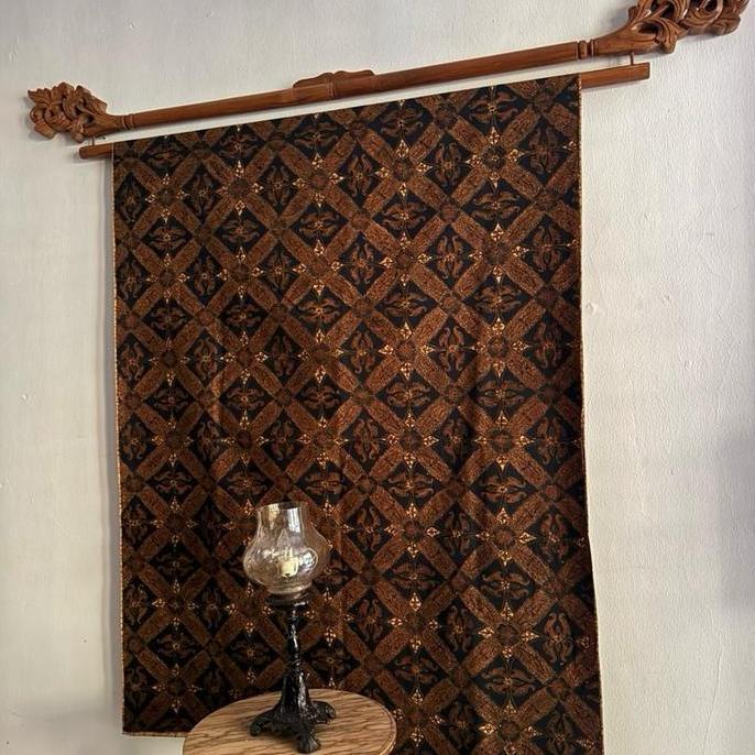 Gantungan Kain Kayu Jati Model Ukiran untuk Dekorasi Dinding Rumah Vintage & Kolektor Kain (TERBAIK)