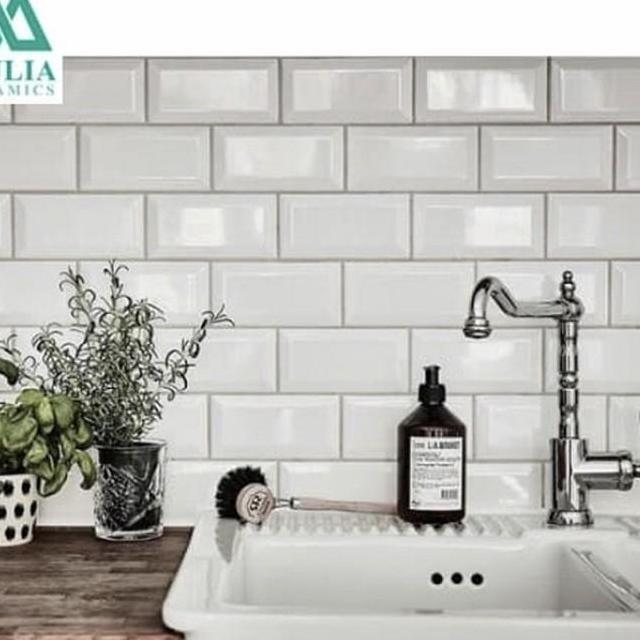 Ironbig- Keramik 10X20 Putih Bevel Mulia Signature