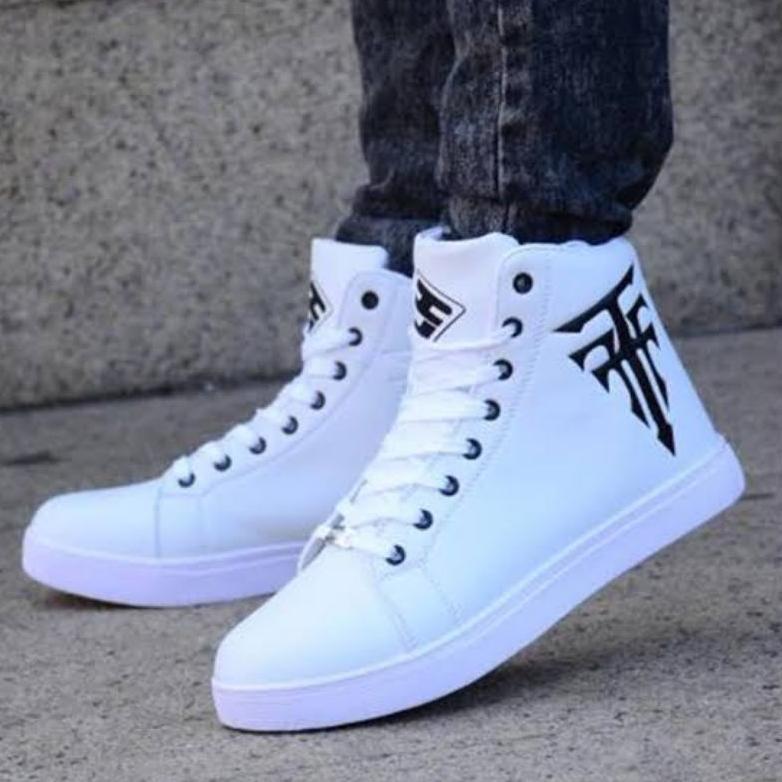 HOT Sepatu Sneakers Tinggi Pria Hitam Putih Vulkanis